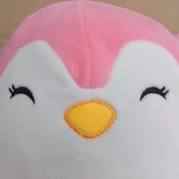 Squishmallow 8" Piper the Penguin Pink plushie - Picture 7 of 10